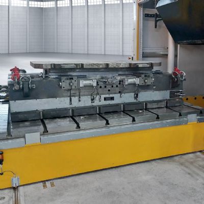 Rail-Guided Die-Change Table for Heavy Loads